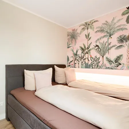 Lägenhet 2-zimmer-ostseewohnung Mit Suedbalkon, Blick Ins Gruene Und Ruhiger Lage - 