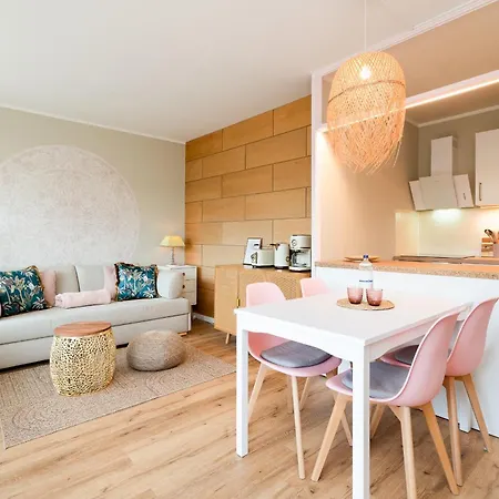 アパート 2-zimmer-ostseewohnung Mit Suedbalkon, Blick Ins Gruene Und Ruhiger Lage - 